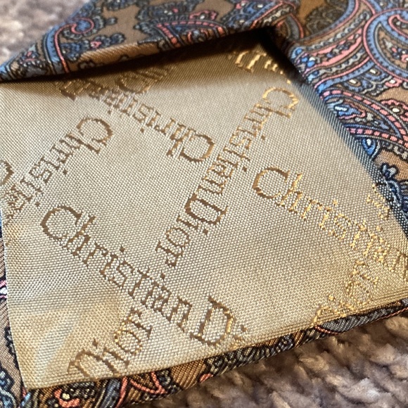 Authentically Vintage Christian Dior Men’s Pink Muted Paisley Print Silk Tie - Picture 5 of 5